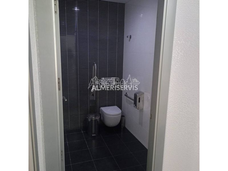 Foto 2378c210-3adc-4356-acbe-5fad5a83c260. Local comercial a Adra