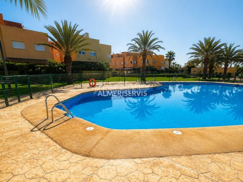 Foto dbcf8ddd-37d1-4b1c-9c6d-8f6a2cfc4a22. Apartament amb piscina a Balerma Ejido (El)