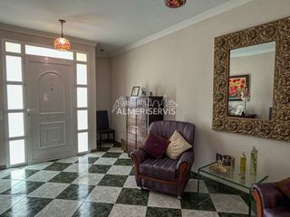 Maison jumelée  Calle chipre. Casa con dos viviendas independientes en santo domingo