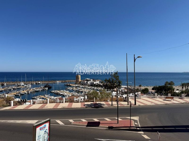 Foto 0c314f4d-1ab3-4a54-95f0-c06bf9404fc4. Apartament amb aparcament piscina a El Puerto Roquetas de Mar