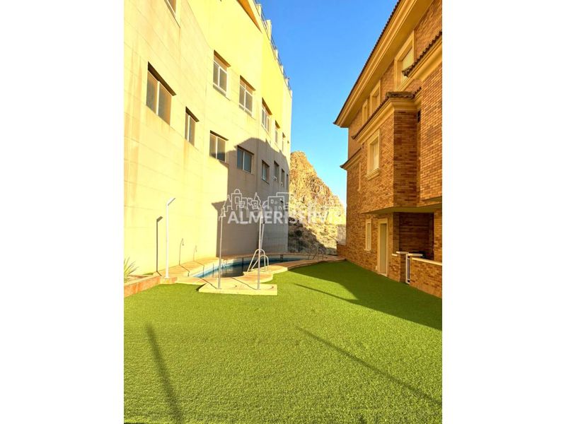 Foto 181e81a1-60e3-48f7-8661-5f0ef1e97e74. Apartament amb aparcament piscina a El Puerto Roquetas de Mar