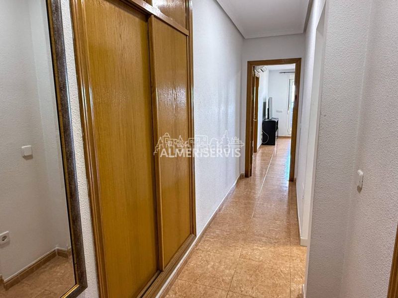 Foto f91d8684-5981-44db-b0dc-29b3a1765368. Apartament amb aparcament piscina a El Puerto Roquetas de Mar