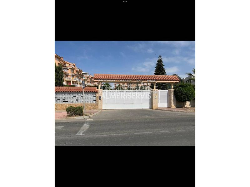 Foto 422a0e91-d1cb-4498-a58d-1cc2bd7b3280. Pis amb aparcament a Almerimar Ejido (El)