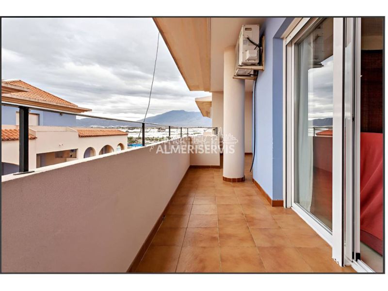 Foto 4b61f61d-179d-4255-a971-0d659f810545. Appartement avec parking piscine dans Almerimar Ejido (El)