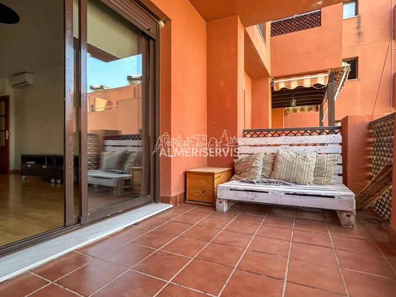 Foto 33d547d7-c161-4f69-b099-44a24bb74164. Appartamento con piscina in Aguadulce Sur Roquetas de Mar