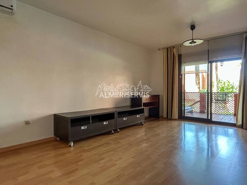 Foto 5393ca3d-2ee0-4fbc-a958-90a63e4ca13f. Appartamento con piscina in Aguadulce Sur Roquetas de Mar