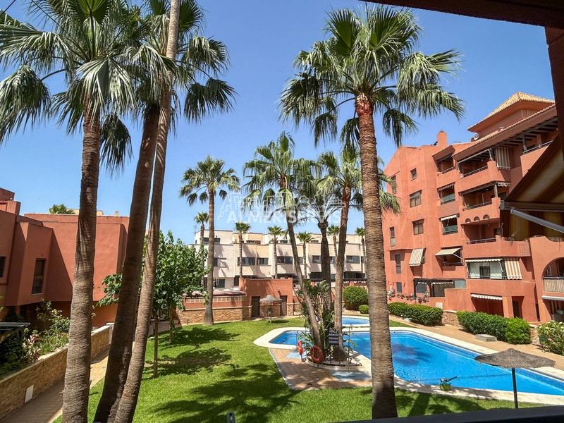 Foto 9d051686-9dfb-49b2-bd9d-174ef0deaf43. Appartamento con piscina in Aguadulce Sur Roquetas de Mar