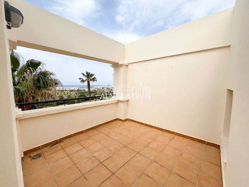 Foto 9bfe452c-ac5a-4b16-9225-3cb7852d1c8d. Casa adossada amb aparcament piscina a Almerimar Ejido (El)