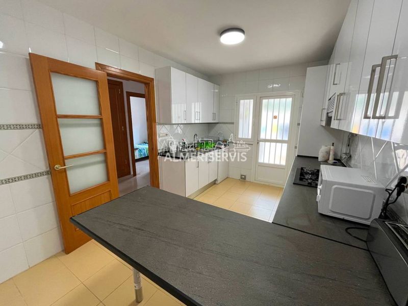 Foto d79abc9e-ee34-4c45-8d0d-fc5cbb6b82c5. Casa adossada amb aparcament piscina a Almerimar Ejido (El)