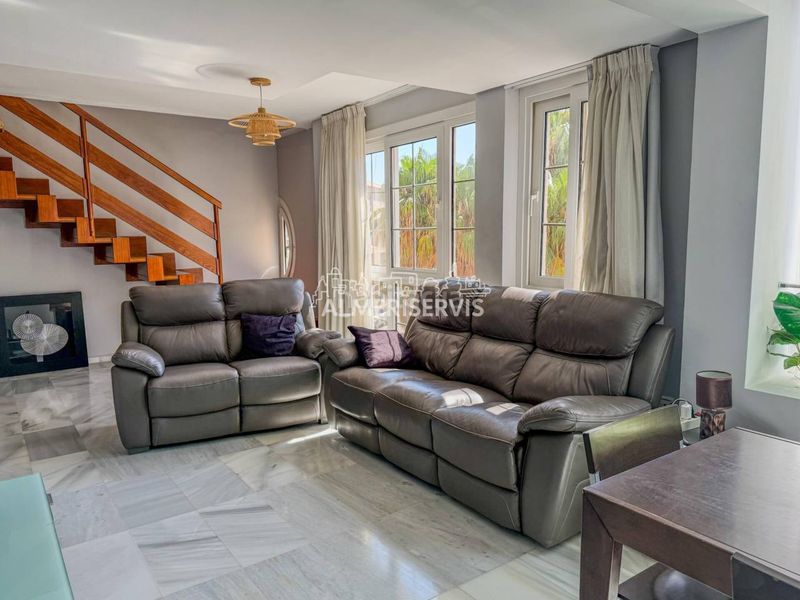 Foto 1dd7dfc9-4d2e-42ca-a1de-a19db670cd83. Duplex with pool in Almerimar Ejido (El)