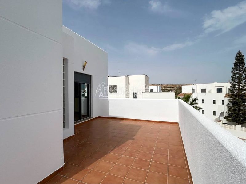 Foto 0eecc109-4d96-40ab-8643-c4303cbbfdd5. Casa amb aparcament piscina a Almerimar Ejido (El)