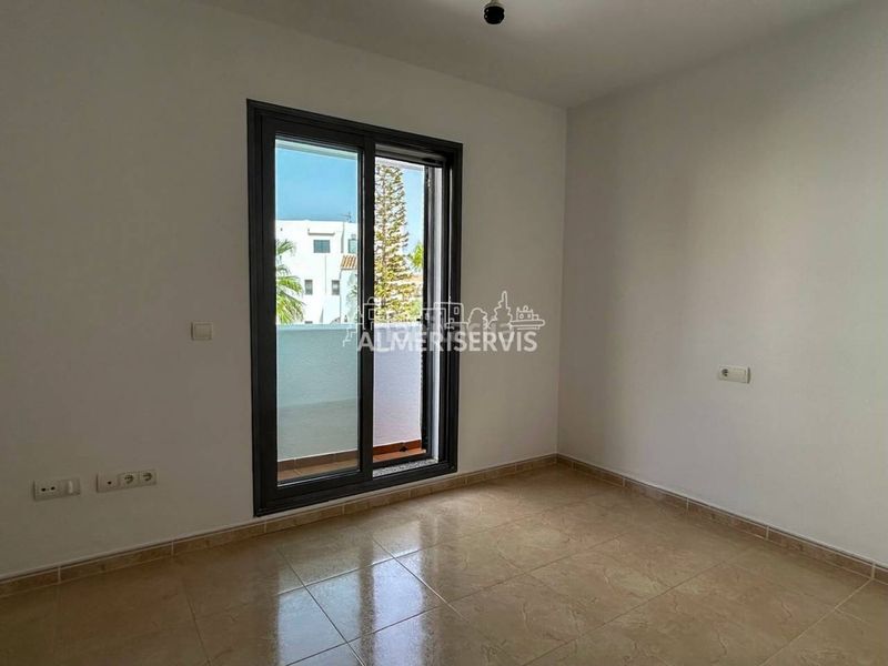 Foto 6d02dbbe-29b9-473b-8656-dd179e56e8c1. Casa amb aparcament piscina a Almerimar Ejido (El)