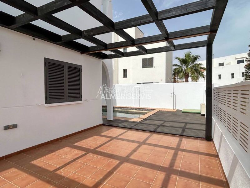 Foto fa197d4f-af29-4a7c-90fd-f99f05fb5f28. Casa amb aparcament piscina a Almerimar Ejido (El)
