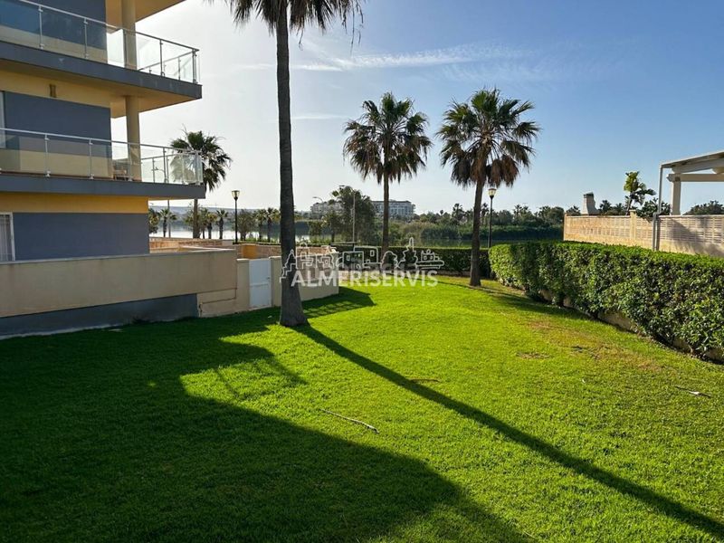 Foto 1b07ec27-e687-4f09-958e-c168bc74a686. Flat with parking pool in Almerimar Ejido (El)