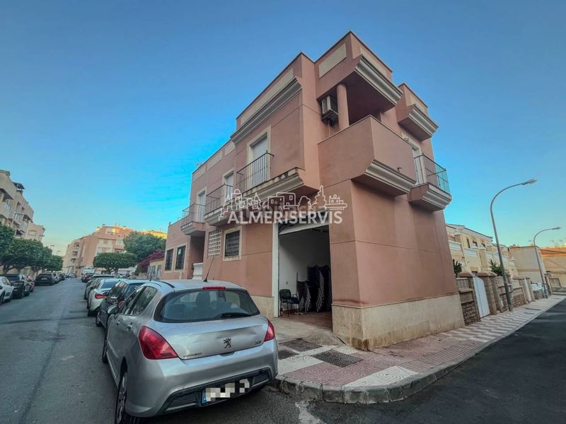 Foto cc784c41-4c4a-4928-8d86-d2e33e9921e3. Casa amb aparcament a El Sabinar-Urbanizaciones-Las Marinas-Playa Serena Roquetas de Mar