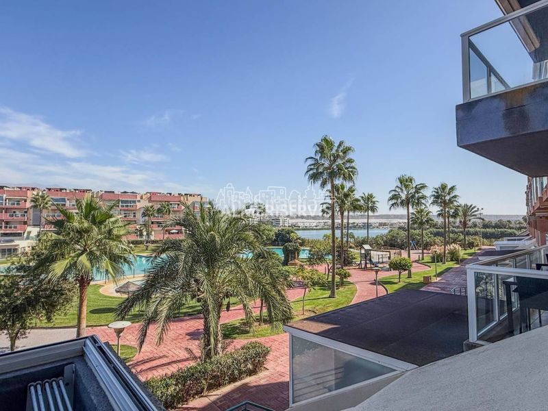 Foto b4fffe22-2a7e-4093-b2e0-c9e33bdbe140. Piso  de 2 dormitorios en laguna beach en Almerimar Ejido (El)