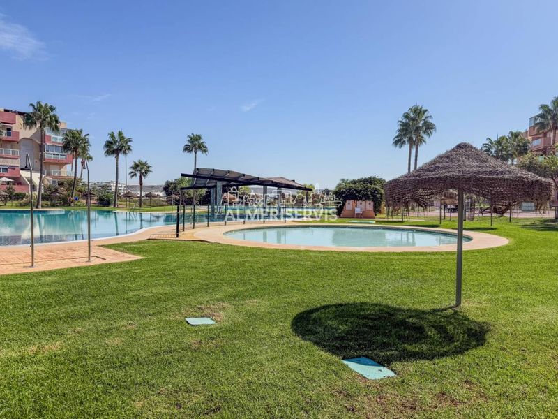 Foto cb759ad0-718a-4786-a48b-d50a93e27651. Piso  de 2 dormitorios en laguna beach en Almerimar Ejido (El)