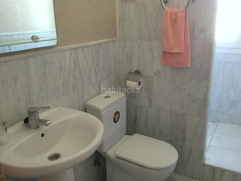 Foto 5adb1f1f-8eb3-43fa-bf2f-bd9355e2c179. Location maison jumelée avec parking dans El Portil