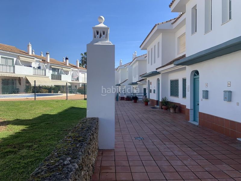 Foto db4baa6b-6ebe-411b-9d28-fa9794d9c98b. Location maison jumelée avec parking dans El Portil