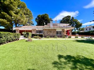 Chalet  Verge de la cinta. Villa en urbanizacin 3 cales, lametlla de mar tarragona