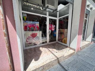 Lloguer Local Comercial  Avinguda de la verge de montserrat. Local comercial en zona céntrica de vila-seca, tarragona