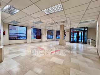 Rent Business premise  Prim. Gran local en edificio emblemático de tarragona