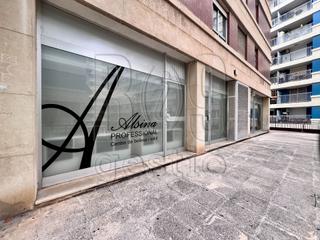 Lloguer Local Comercial  Flroenci vives. Local comercial con gran escaparate en zona céntrica de tarragon