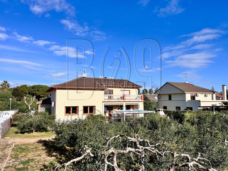 Foto 371820bd-4092-4d0b-b6a6-0e39ff77471c. Casa  unifamiliar con gran parcela en zona exclusiva en Salou