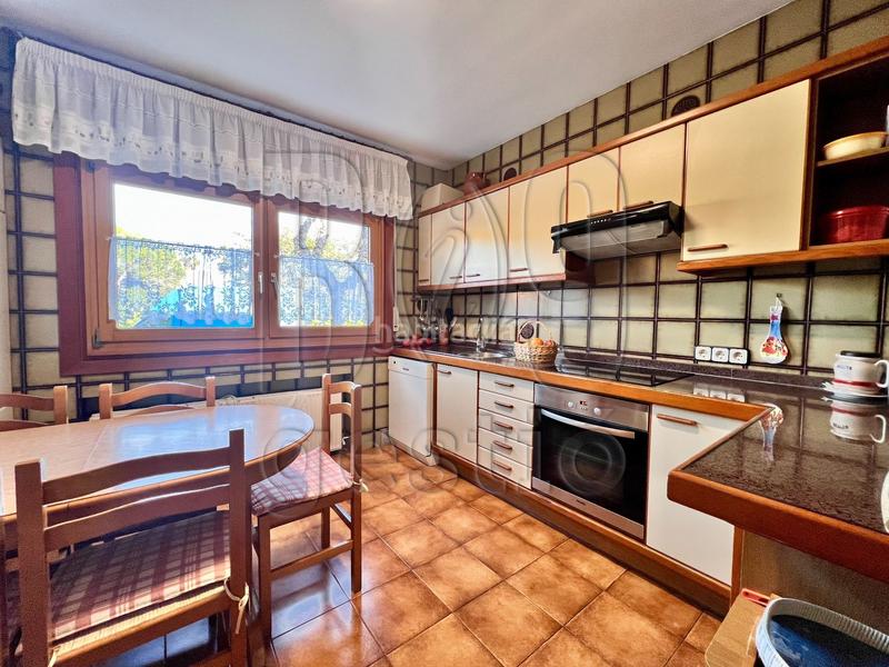 Foto 49a0b6c7-f0b4-4230-807b-b1e901318ff6. Casa  unifamiliar con gran parcela en zona exclusiva en Salou