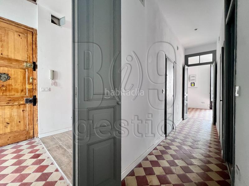 Foto ab9e34c9-8a3e-4c05-be9a-27d487c726f4. Piso  céntrico en edificio catalogado en Centre Reus