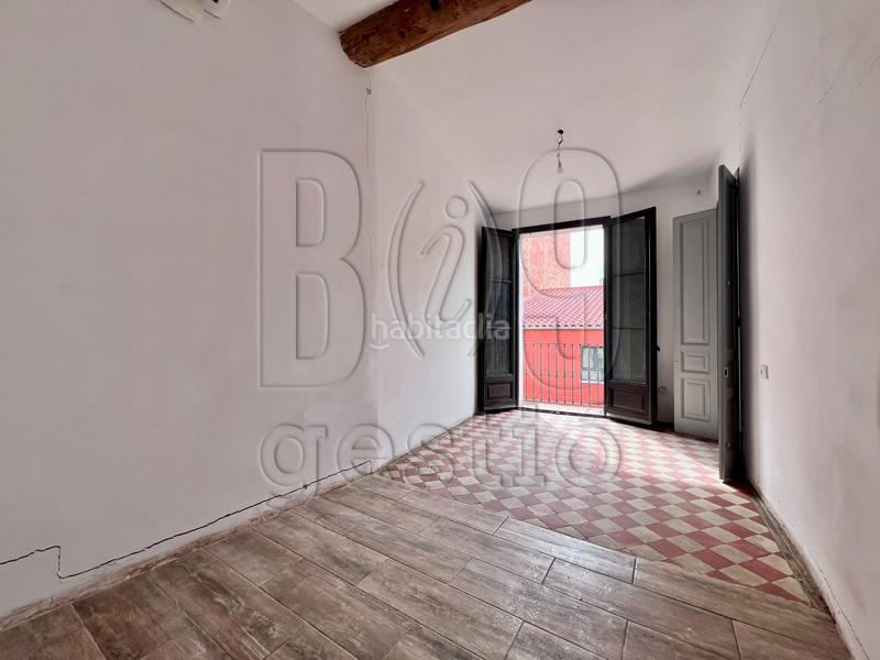 Foto b5e84a70-e47a-4879-8210-6535701cd184. Piso  céntrico en edificio catalogado en Centre Reus