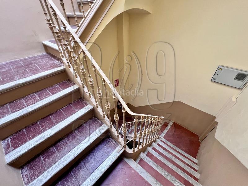 Foto f370f304-e3b8-47e7-9393-533921c87d2f. Piso  céntrico en edificio catalogado en Centre Reus