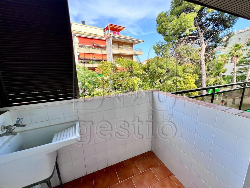 Foto 50b5c1da-1170-4f4e-8478-508f5f05dd6d. Piso  reformado amplio y con pisicna comunitaria en eixample en Salou
