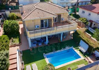 Maison  Cosse. Casa unifamiliar con vistas exclusivas en urb del mirador de sal