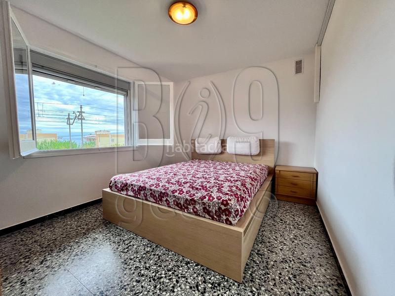 Foto 120d8fa4-a4c0-4a9c-90f5-d90b945f21d8. Alquiler piso oportunidad alquiler en este apartamento con vistas al mar en playa larga en Tarragona