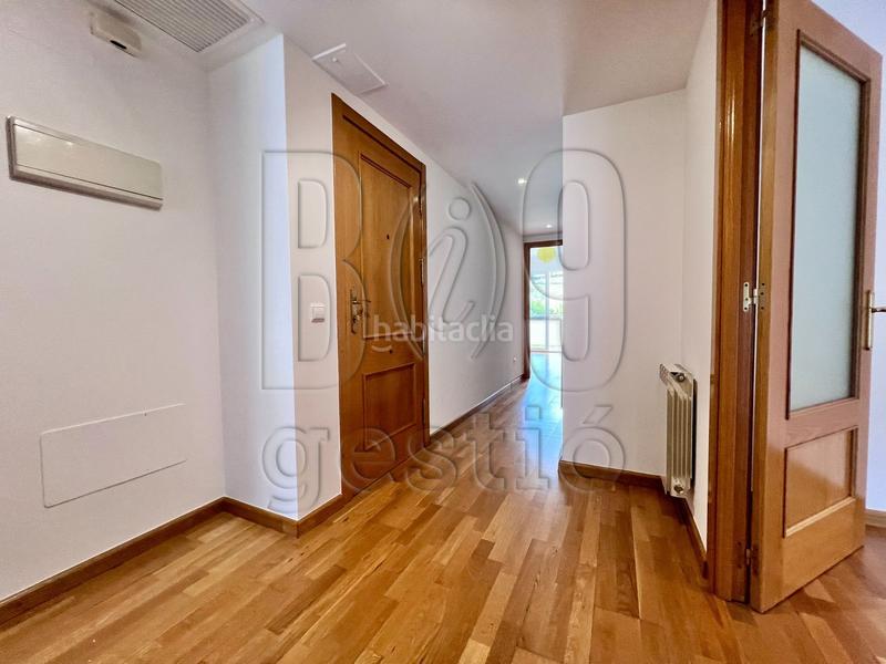 Foto 717cf43a-393e-40b2-a91f-b21137bd6633. Alquiler piso  en alquiler exclusivo en vall de la arrabassada en Tarragona