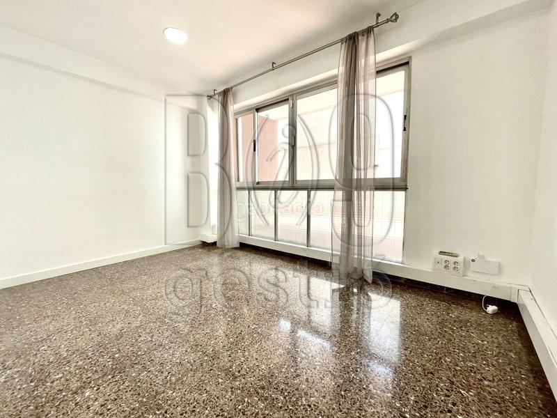 Foto f50e2637-2f51-4d71-aac4-f8a688b61ef3. Rent office space in rambla nova 76 in Eixample Tarragona