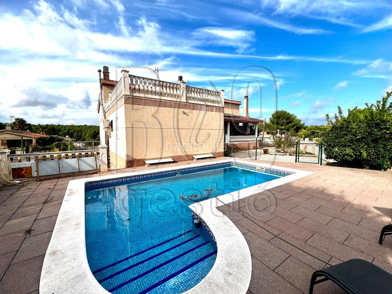 Foto 33a704f7-4cd1-4b43-8cce-bc27f0fdccfd. Casa  unifamiliar con piscina e instalación de placas solares en pins manous el catllar en Catllar (El)