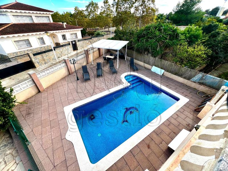 Foto 349f3c39-2310-477d-9636-a66fae2482fa. Casa  unifamiliar con piscina e instalación de placas solares en pins manous el catllar en Catllar (El)