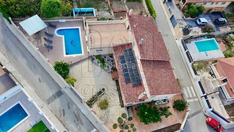 Foto 4c7f1958-5115-495a-aa52-d4fa1e2f1352. Casa  unifamiliar con piscina e instalación de placas solares en pins manous el catllar en Catllar (El)