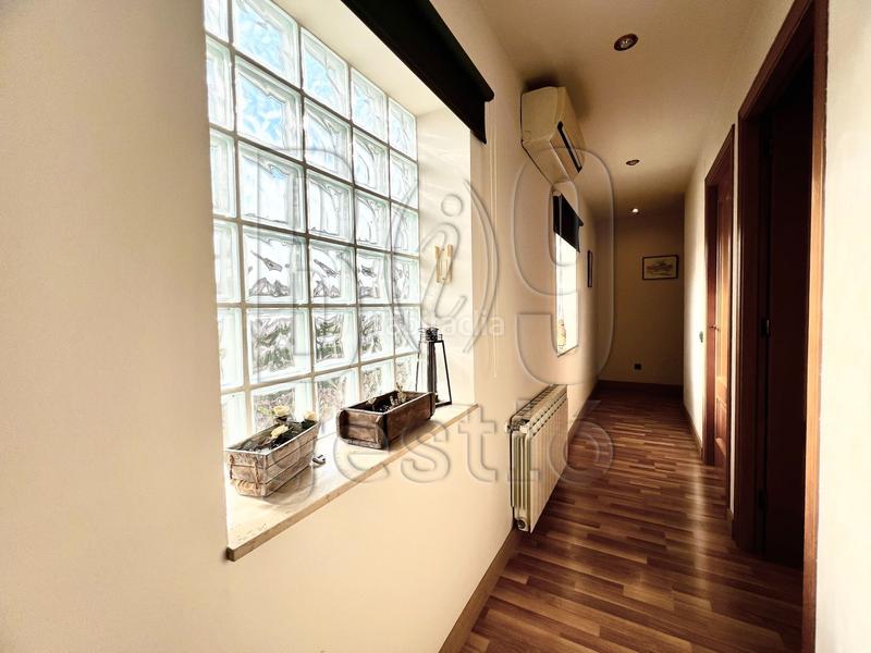 Foto 4e811c86-a75e-4ec0-b191-5cdef89955e0. Casa  unifamiliar con piscina e instalación de placas solares en pins manous el catllar en Catllar (El)