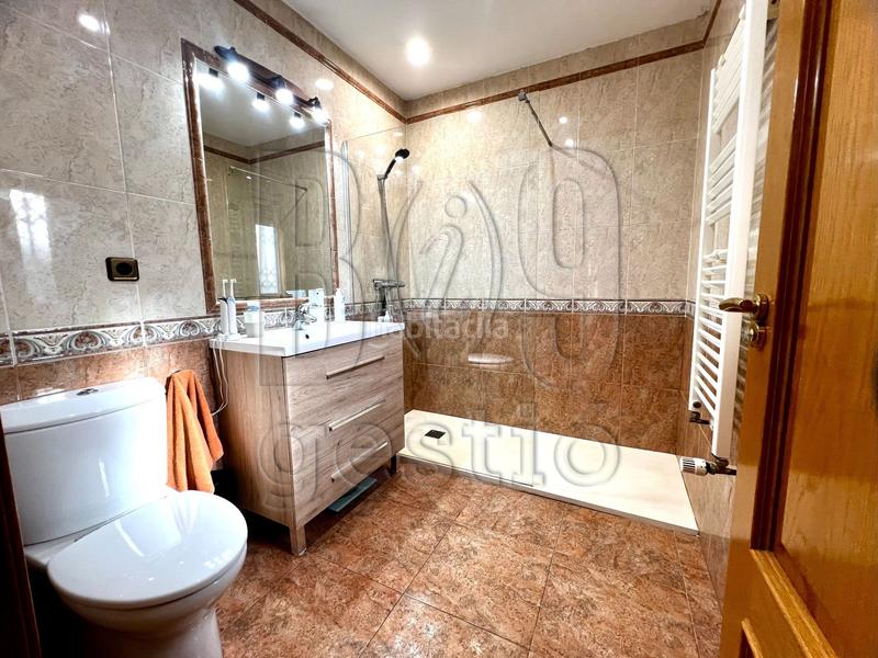 Foto 828dfb3b-975e-4251-9a71-efc006aebfcb. Casa  unifamiliar con piscina e instalación de placas solares en pins manous el catllar en Catllar (El)