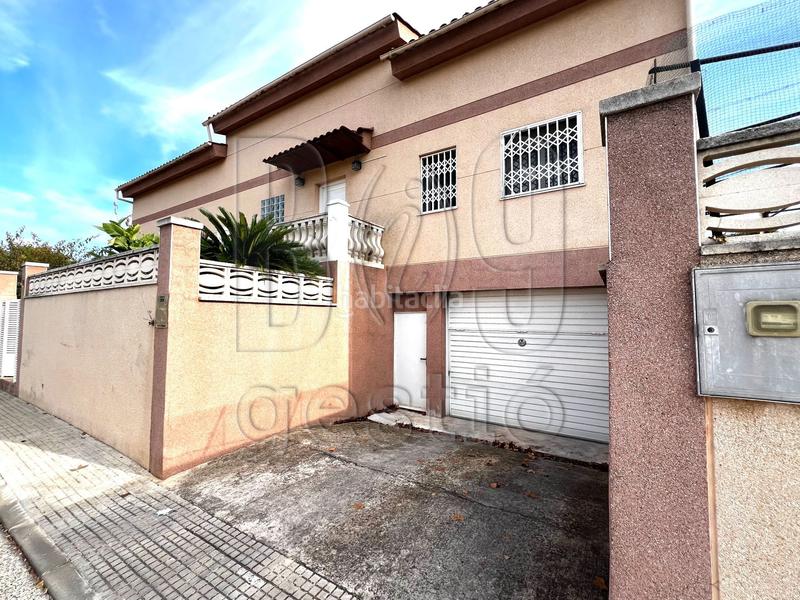 Foto 880ec857-7754-433d-8959-11ab77c7ae1d. Casa  unifamiliar con piscina e instalación de placas solares en pins manous el catllar en Catllar (El)