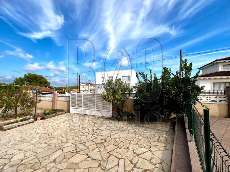 Foto d803ae28-9266-4cac-9e5c-b5ddcda26c0e. Casa  unifamiliar con piscina e instalación de placas solares en pins manous el catllar en Catllar (El)