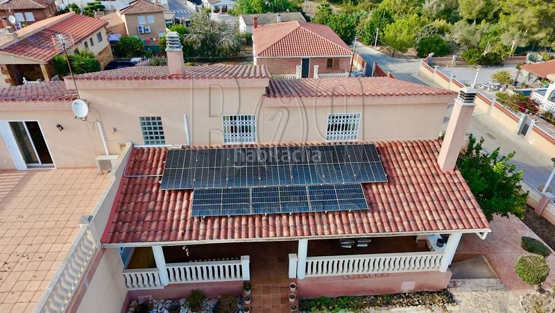 Foto fd8c8fbb-ce5d-4a6b-b436-77d483f24aba. Casa  unifamiliar con piscina e instalación de placas solares en pins manous el catllar en Catllar (El)