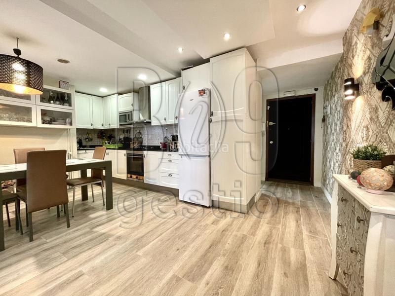 Foto 2267d7d2-a8e2-4d2c-ba29-49852d6d3517. Piso  reformado con piscina en ramon i cajal en Tarragona