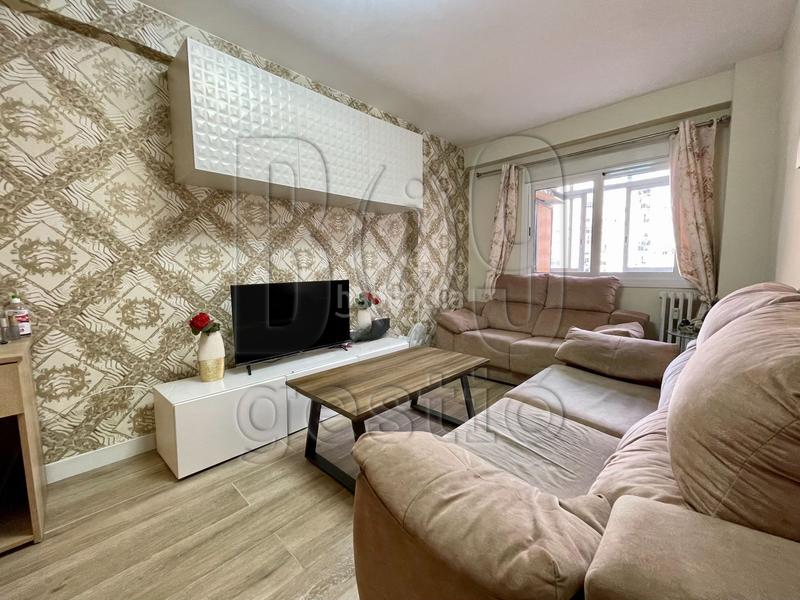 Foto 31e42f0a-5e28-443d-93ad-1a87514962b1. Piso  reformado con piscina en ramon i cajal en Tarragona