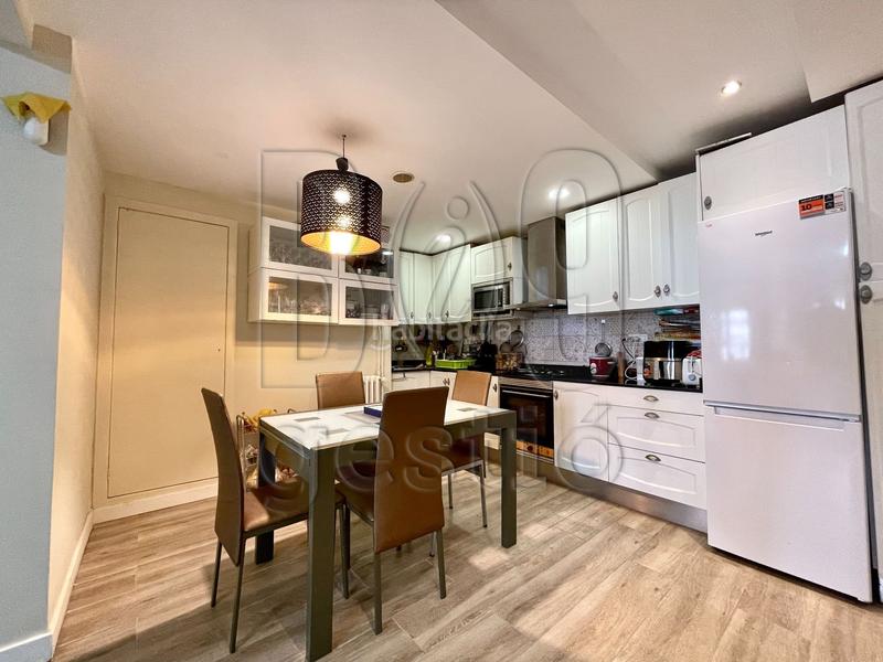 Foto 842f0f3a-0cef-42ec-9ecd-5f20fc1fc5a4. Piso  reformado con piscina en ramon i cajal en Tarragona