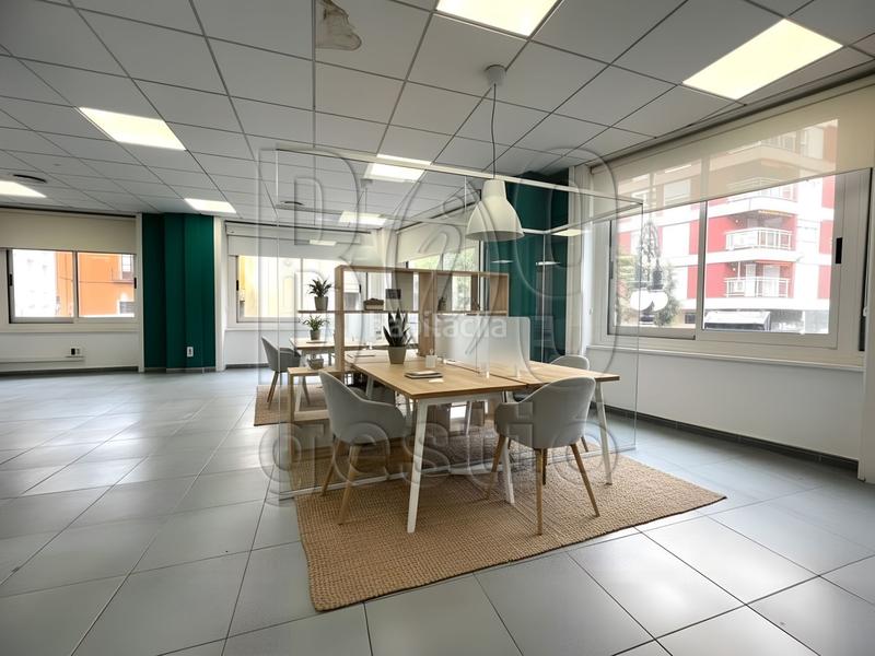 Foto 98b715c8-1cd7-4873-ab53-2f5b2c0f5c92. Alquiler oficina  premium en alquiler ubicación estratégica c. unión rambla novaestación en Tarragona