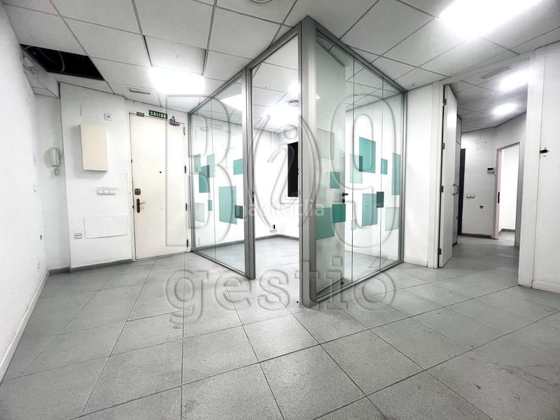 Foto 9aeff9d6-c39d-464c-a651-a2377c0f53b3. Alquiler oficina  premium en alquiler ubicación estratégica c. unión rambla novaestación en Tarragona